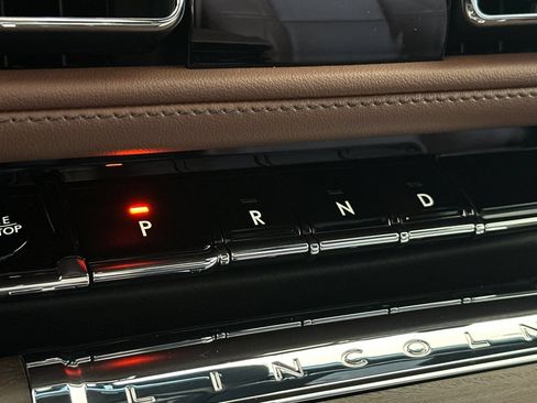New 2026 Lincoln Aviator Reserve w/ Illumination Package RWD image 22