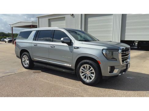 Used 2023 GMC Yukon XL SLT w/ SLT Premium Package RWD image 2