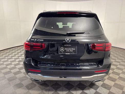 Used 2025 Mercedes-Benz GLB 250 4MATIC image 5