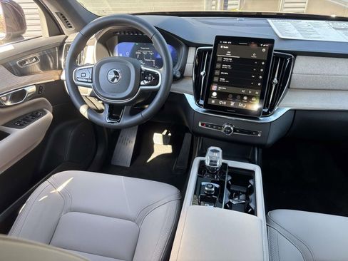 Used 2026 Volvo XC90 B6 Plus w/ Protection Package Premier AWD/4WD image 30