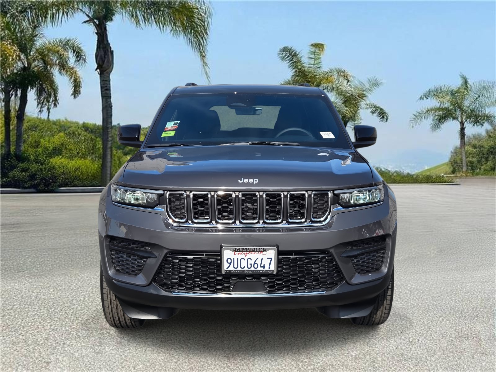 Certified 2025 Jeep Grand Cherokee Laredo X RWD image 3