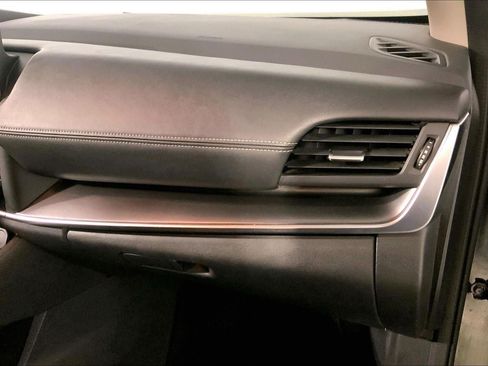 Used 2025 Nissan Rogue SV AWD/4WD image 16