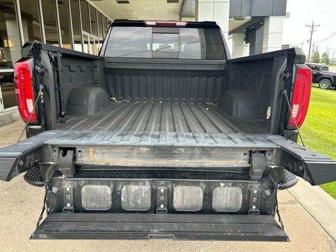 Used 2021 GMC Sierra 1500 SLT w/ SLT Premium Package AWD/4WD image 12