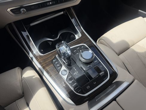 Used 2020 BMW X7 xDrive40i w/ Premium Package AWD/4WD image 31