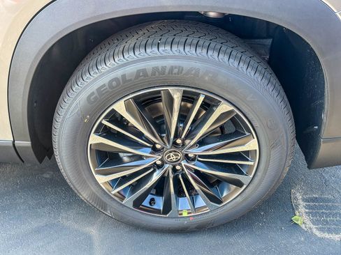 New 2026 Toyota Grand Highlander AWD Hybrid image 12