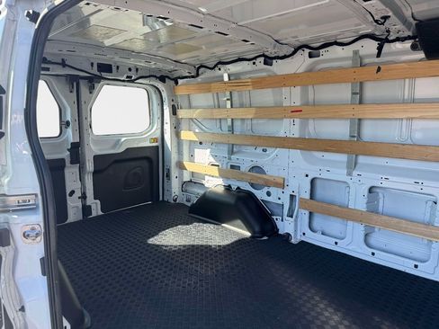 Used 2023 Ford Transit 250 Low Roof RWD image 12