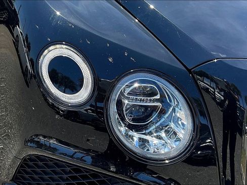 Used 2020 Bentley Bentayga AWD/4WD image 33
