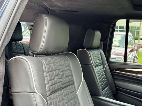 Certified 2024 Cadillac Escalade ESV Premium Luxury Platinum AWD/4WD image 27