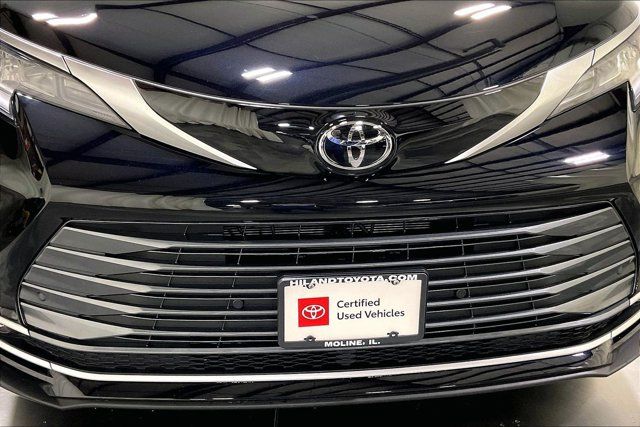 Certified 2026 Toyota Sienna Limited AWD/4WD image 32