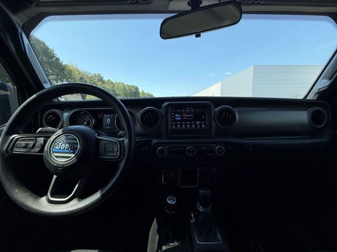 Used 2022 Jeep Wrangler Unlimited Sport AWD/4WD image 7