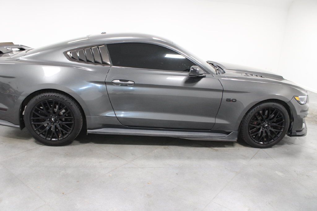Used 2017 Ford Mustang GT Premium w/ GT Performance Package RWD image 11
