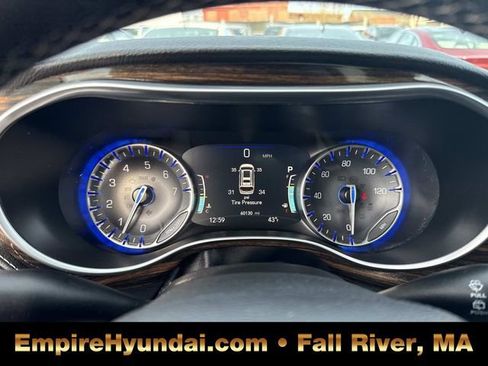 Used 2023 Chrysler Pacifica Limited image 33