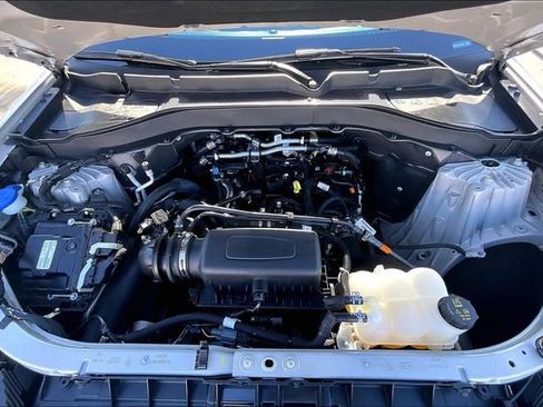 Certified 2024 Ford Explorer XLT image 10