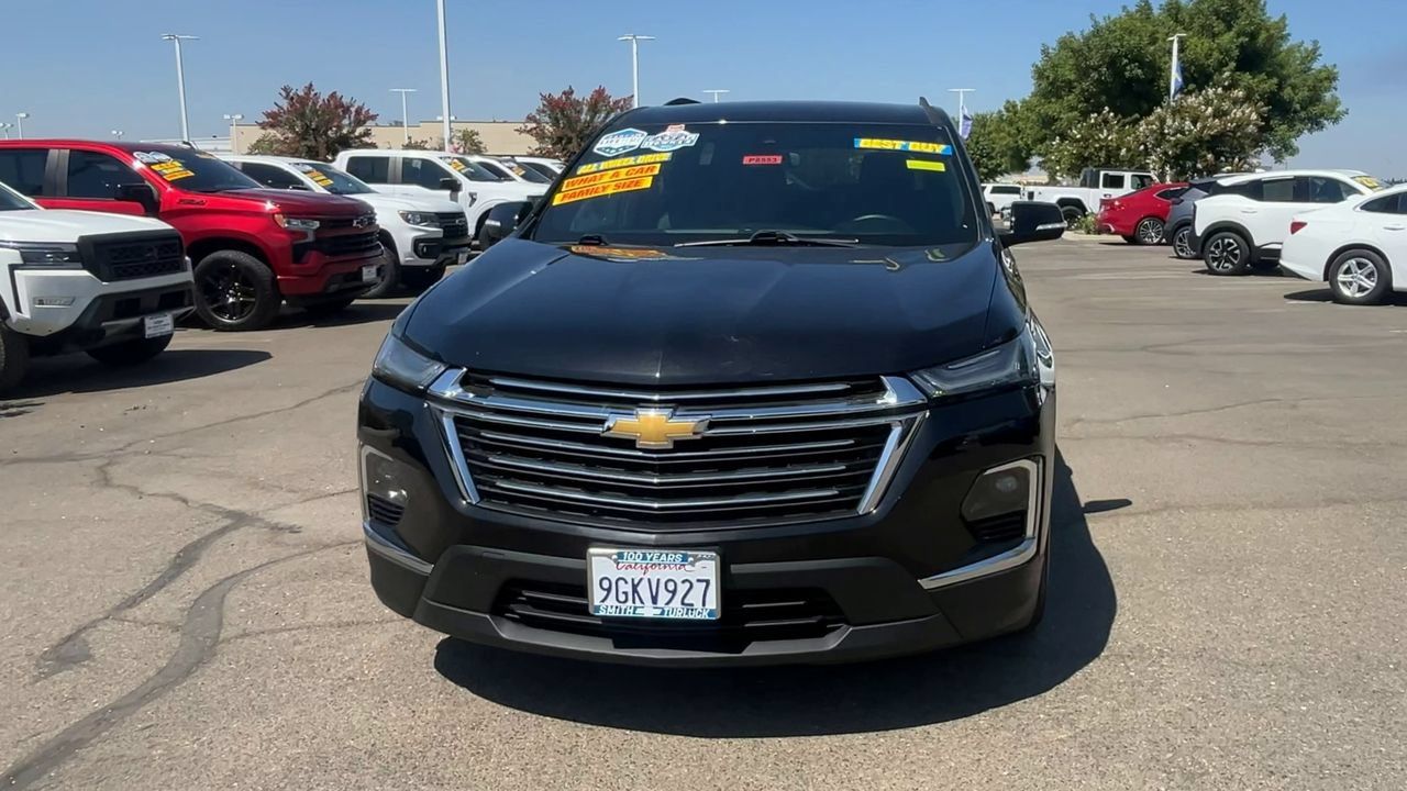 Used 2023 Chevrolet Traverse LT w/ LPO, Cargo Package AWD/4WD image 2