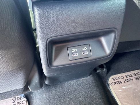 Used 2023 Toyota Corolla SE image 15