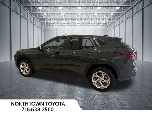 Used 2025 Chevrolet Trax LS w/ LS Convenience Package FWD image 7