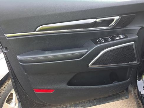 Used 2025 Kia Telluride S image 9