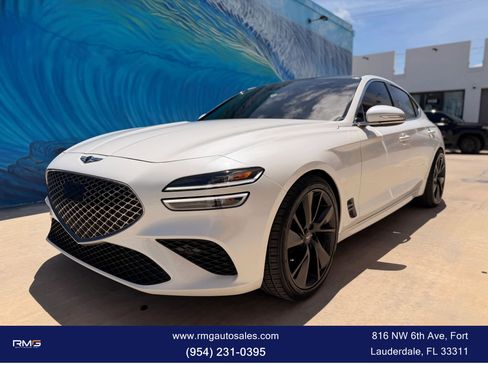 Used 2022 Genesis G70 2.0T w/ Prestige Package RWD image 11