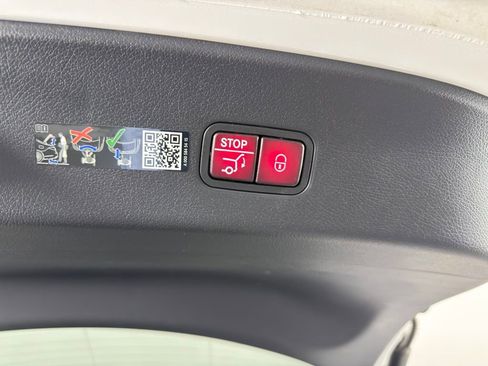 Certified 2025 Mercedes-Benz GLC 300 4MATIC image 30