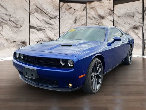 Used 2022 Dodge Challenger SXT w/ Blacktop Package RWD image 2