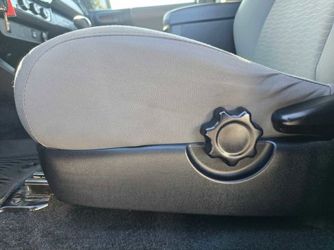 Certified 2016 Toyota Tacoma SR5 w/ SR5 Appearance Package (SN) image 18