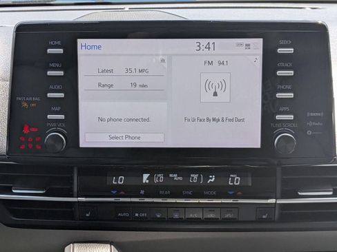 Used 2023 Toyota Sienna XLE FWD image 21