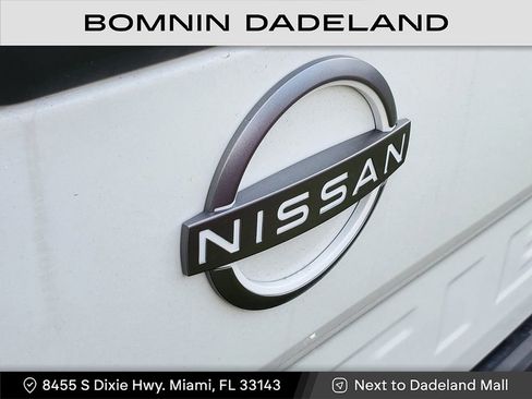 Used 2024 Nissan Frontier SV image 7