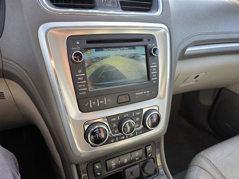 Used 2016 GMC Acadia SLT image 17