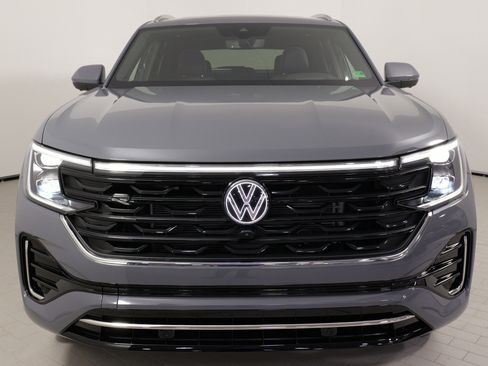 Used 2025 Volkswagen Atlas Cross Sport SEL Premium R-Line image 4