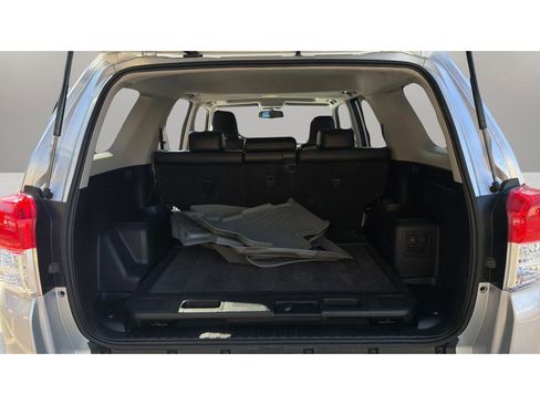 Used 2010 Toyota 4Runner Limited image 17