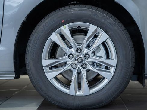 New 2026 Toyota Sienna XLE FWD image 17