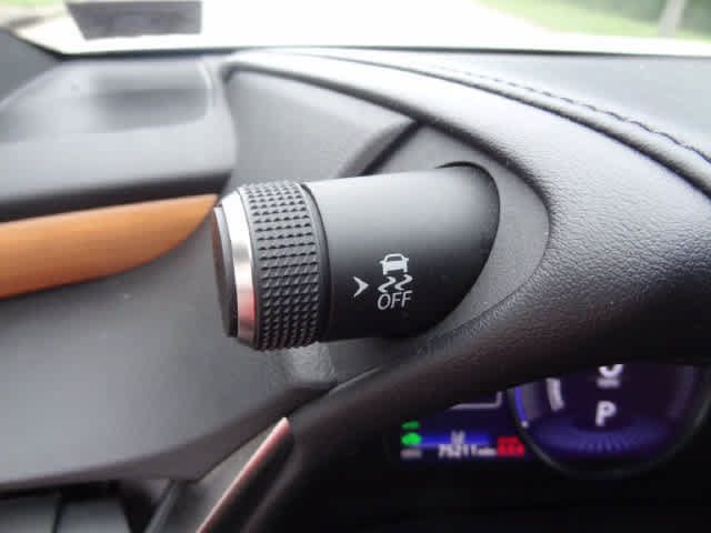 Used 2020 Lexus ES 300h w/ Accessory Package FWD image 19