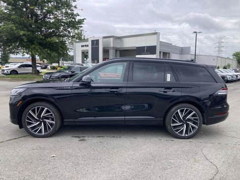 New 2025 Lincoln Aviator Black Label w/ Jet Appearance Package image 8