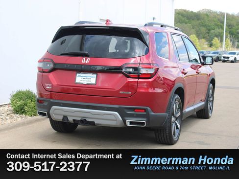 Certified 2024 Honda Pilot Touring image 2