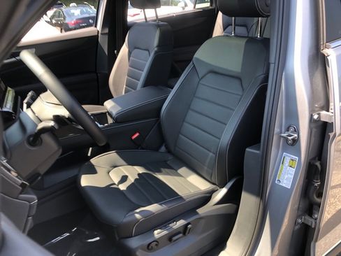 New 2025 Volkswagen Atlas Cross Sport SEL AWD/4WD image 29