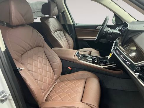 New 2026 BMW X7 xDrive40i w/ Premium Package image 15
