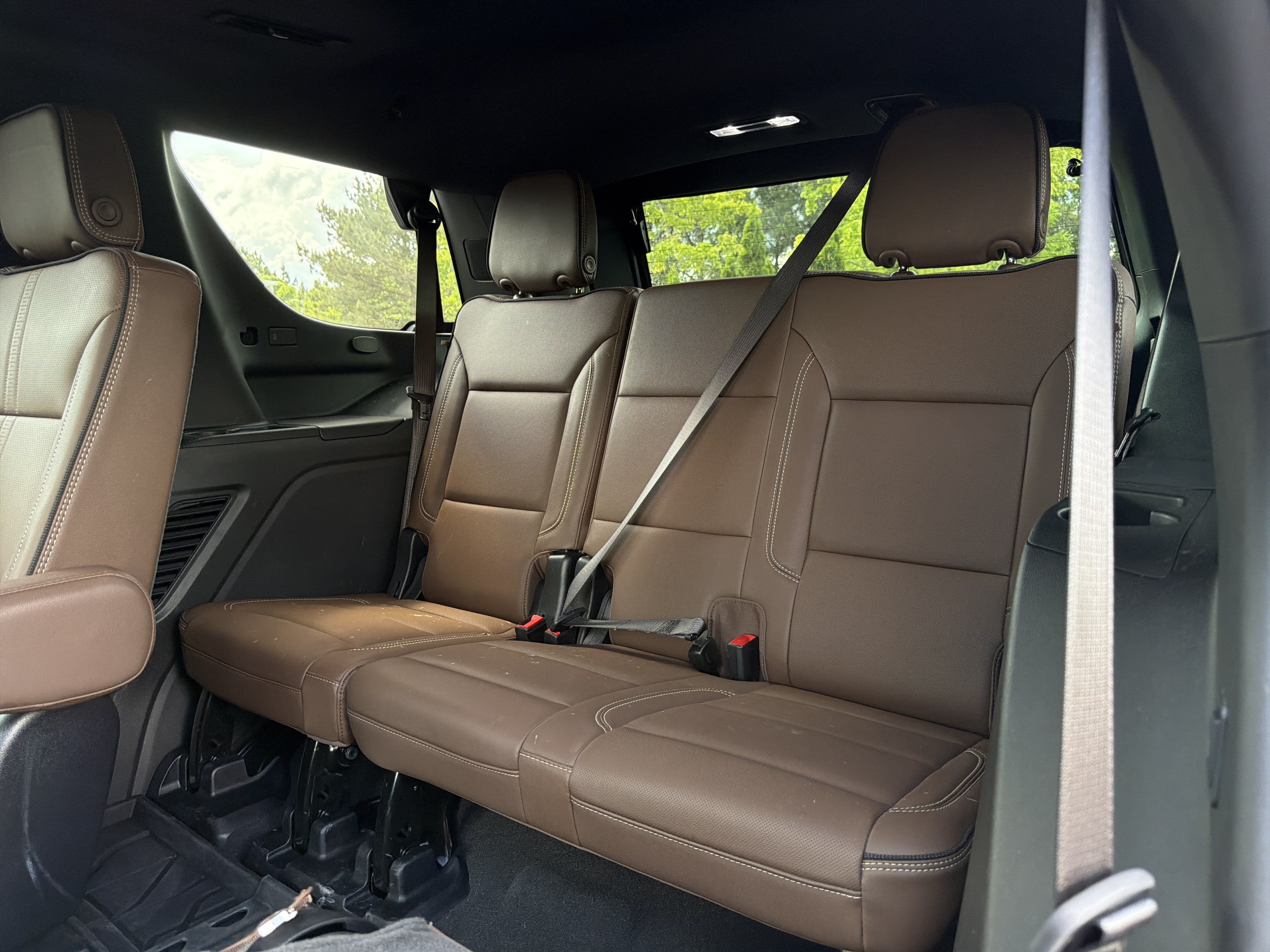 Used 2025 Chevrolet Tahoe High Country AWD/4WD image 9