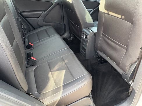 Used 2017 Volkswagen Tiguan S FWD image 34