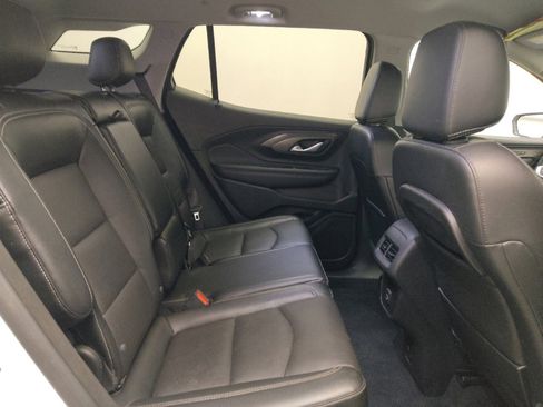 Used 2023 GMC Terrain SLT image 19