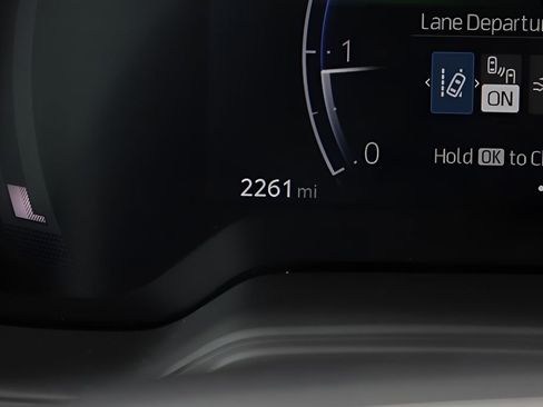 Certified 2025 Toyota Corolla SE w/ SE Premium Package image 32