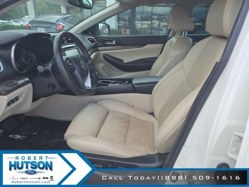 Used 2017 Nissan Maxima Platinum FWD image 18