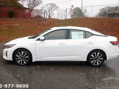 New 2025 Nissan Sentra SV w/ SV Premium Package FWD image 4