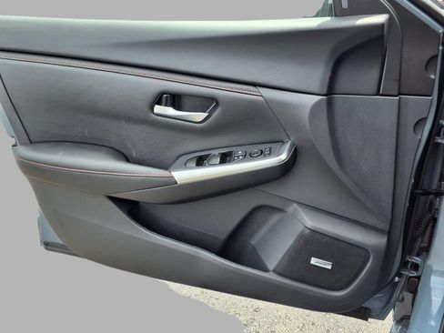 Used 2025 Nissan Sentra SR w/ SR Premium Package FWD image 18