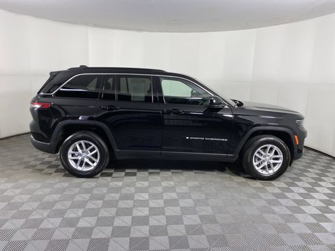 Used 2024 Jeep Grand Cherokee Laredo X AWD/4WD image 6