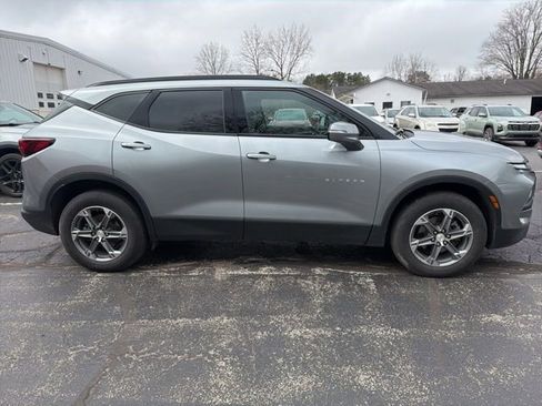 Used 2024 Chevrolet Blazer LT image 2