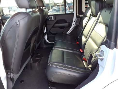 Used 2020 Jeep Wrangler Unlimited Sahara image 14