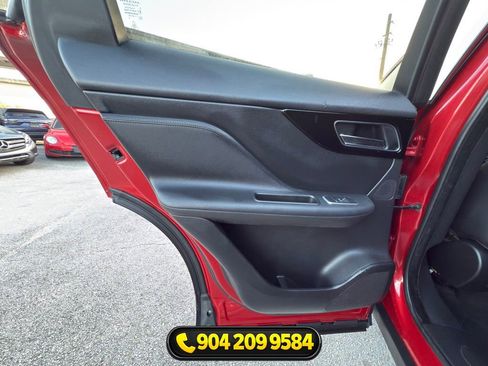 Used 2020 Jaguar F-PACE Premium image 22