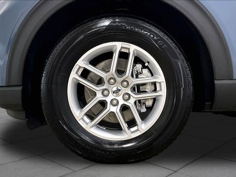 Used 2025 Ford Explorer Active w/ Active Comfort Package RWD image 11