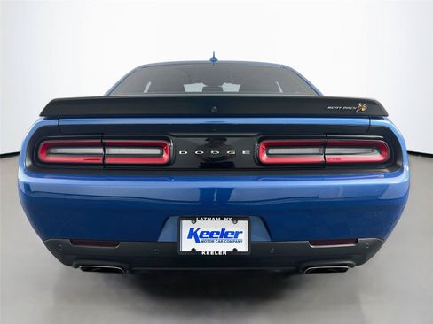 Used 2022 Dodge Challenger R/T Scat Pack RWD image 5