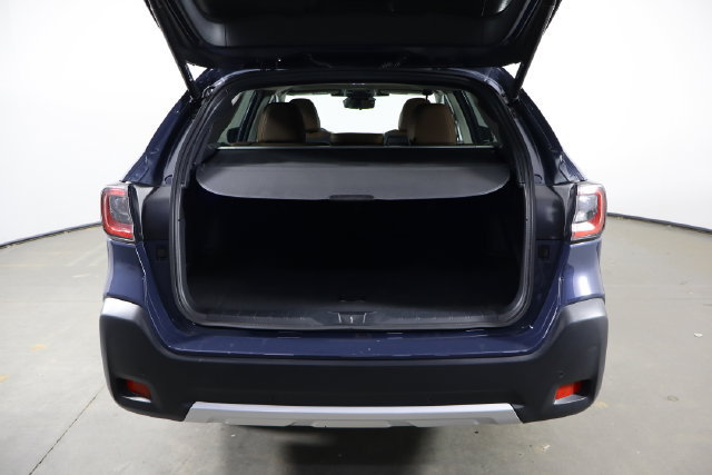 Used 2023 Subaru Outback Touring AWD/4WD image 16